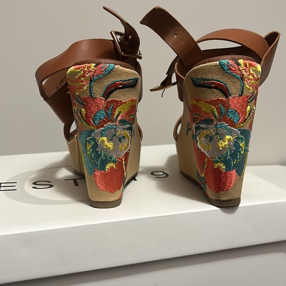 Tan Wedge - Picture 2 of 4